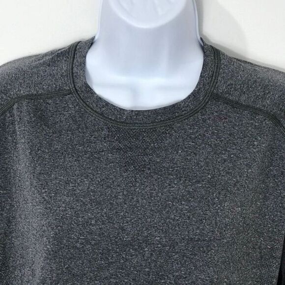 Lululemon Heathered Metal Grey Silver Foil Long Sleeve Shirt    0642 - Picture 2 of 2